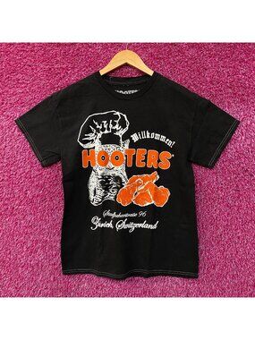 Hooters Zürich Switzerland Retro Style T-shirt Medium